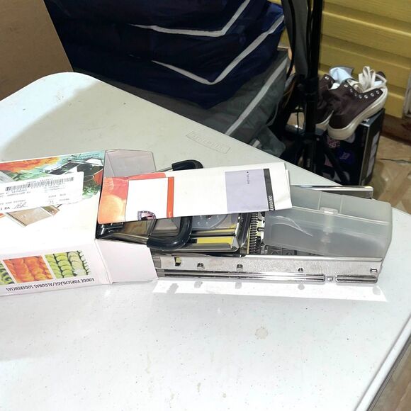 Libertyware Stainless Steel Mandoline Vegetable Slicer MAND1 – Pro Kitchen Tool - Picture 2 of 15